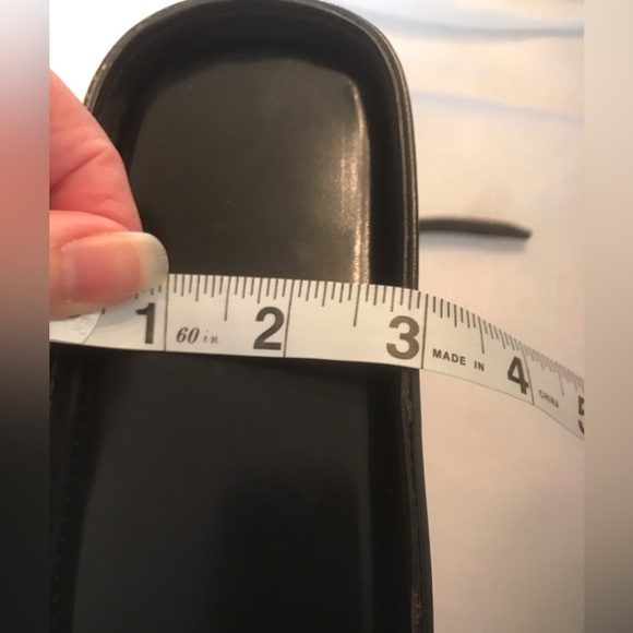 Calja Italian Artistic Leather Crossbody Handbag with Elegant Embossed Pattern - Picture 12 of 14